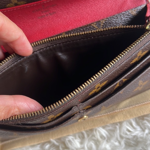 Louis Vuitton Emilie Monogram Wallet On Chain ❤️ - Picture 6 of 14